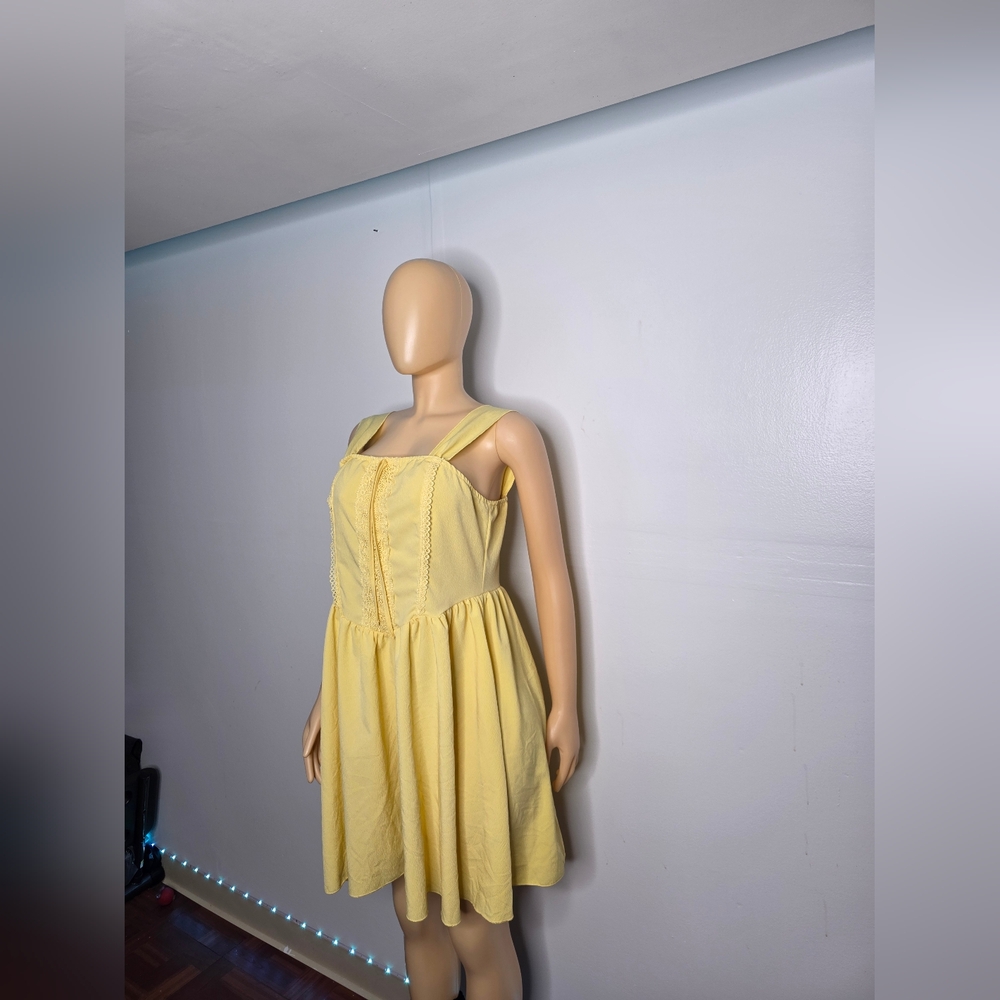 Woman's Yellow Sleeveless Dress Size L